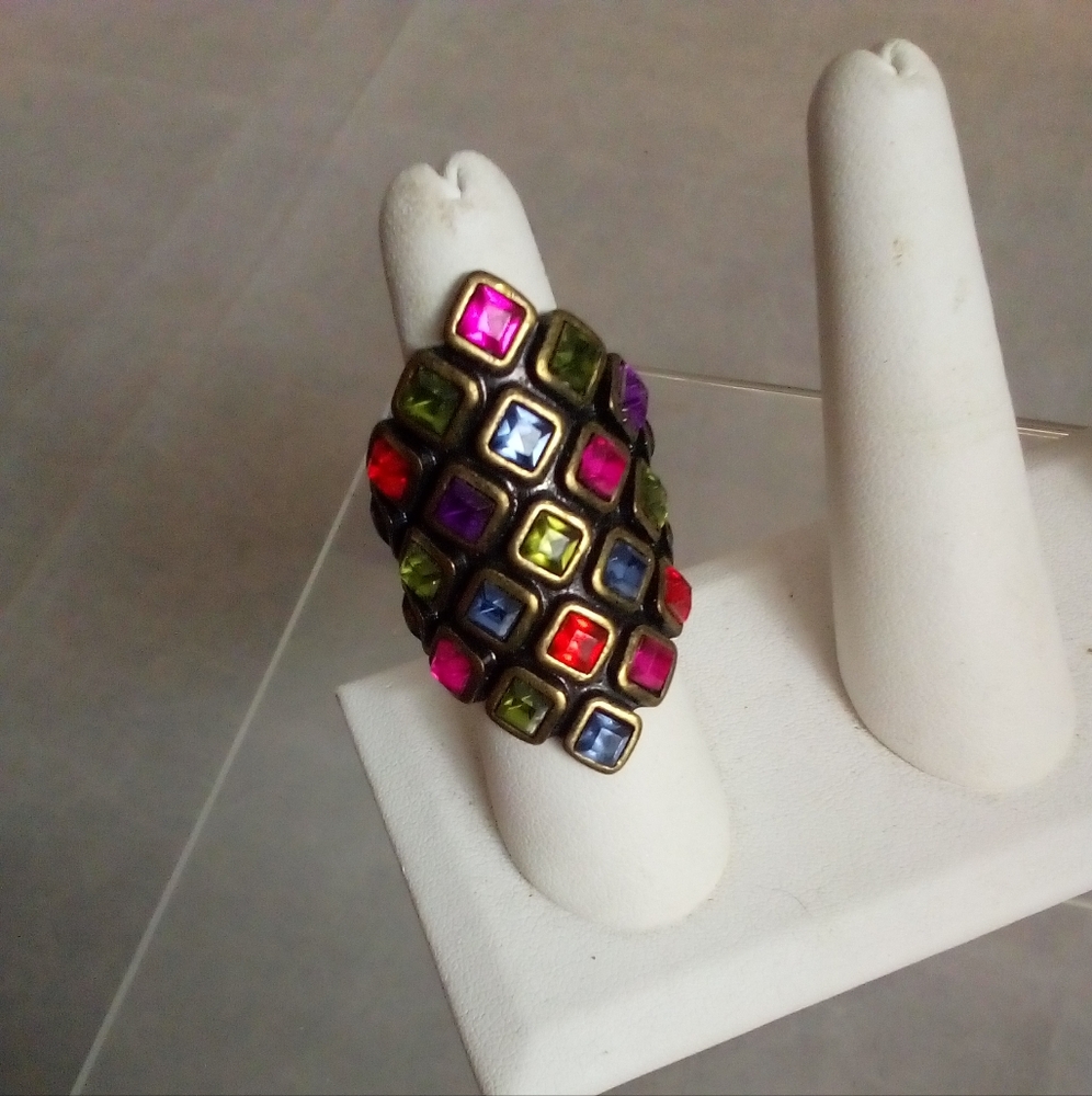 Multi color statement ring